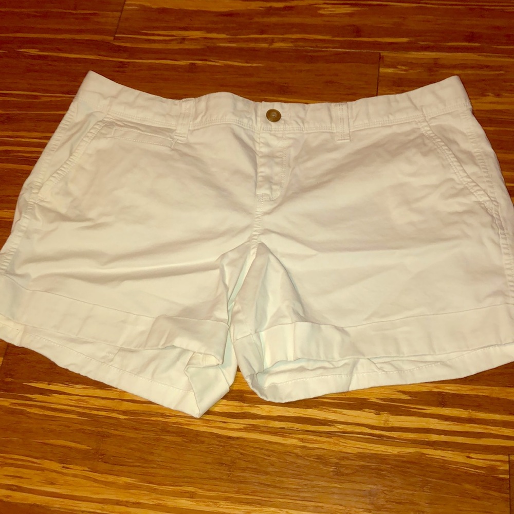 Old Navy Perfect White Khaki 5” Shorts